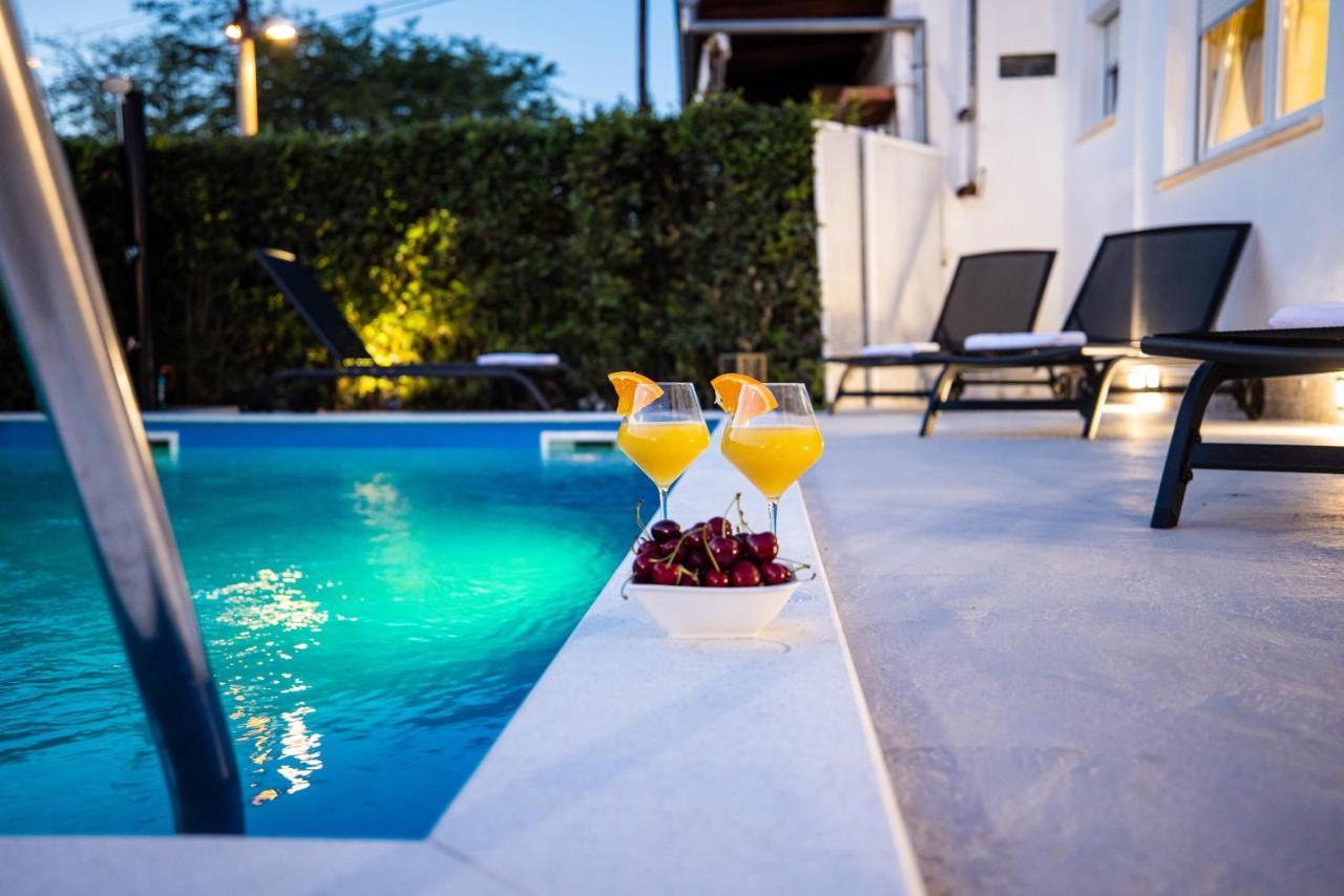 Nila Villa *
